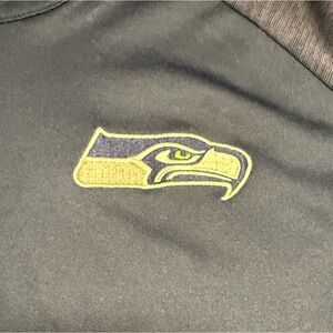 NFL Team Apparel Seahawks Navy 1/2 Zip size Large